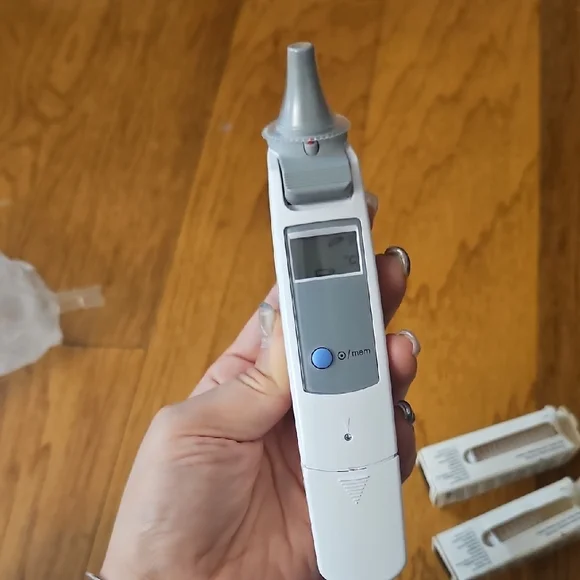Braun ThermoScan Ear Thermometer - Picture 4 of 4